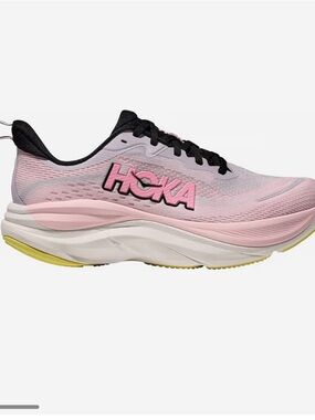 Hoka Skyflow Women's Running Shoe in 9.5 wide. NWT